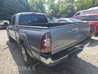 2015 Toyota Tacoma Crew Cab Medium Bed - miniatura 2