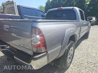 2015 Toyota Tacoma Crew Cab Medium Bed - miniatura 3