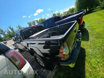 2015 Toyota Tacoma Crew Cab Medium Bed – miniatura 3