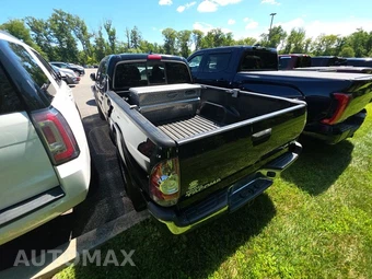 2015 Toyota Tacoma Crew Cab Medium Bed – miniatura 8
