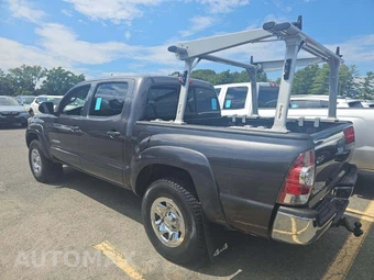 2015 Toyota Tacoma Crew Cab Medium Bed - miniatura 2