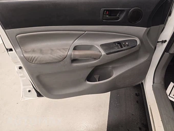 2015 Toyota Tacoma Extended Cab Medium Bed w/Rear Doors - miniatura 9