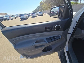 2015 Toyota Tacoma PreRunner Crew Cab Medium Bed - miniatura 9