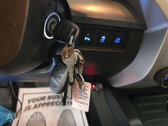 2015 Toyota Tundra Platinum Crew Cab Short Bed - miniatura 8