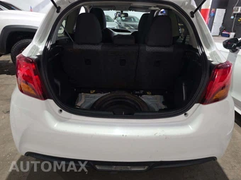2015 Toyota Yaris L – miniatura 14