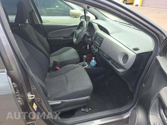 2015 Toyota Yaris LE - miniatura 18