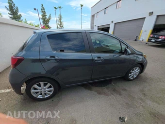 2015 Toyota Yaris LE - miniatura 4
