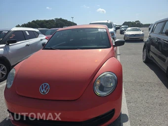 2015 Volkswagen Beetle 1.8T Fleet Edition Hatchback – miniatura 2