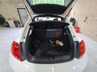 2015 Volkswagen Beetle Classic Hatchback - miniatura 11