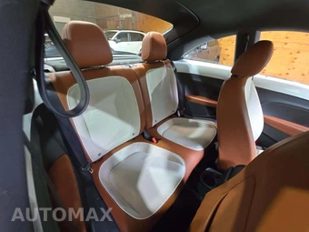 2015 Volkswagen Beetle Classic Hatchback - miniatura 13