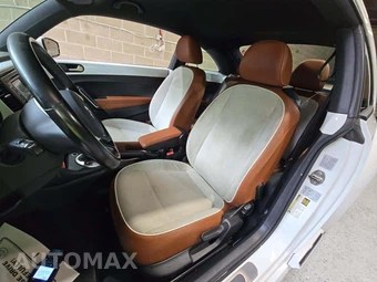 2015 Volkswagen Beetle Classic Hatchback - miniatura 3