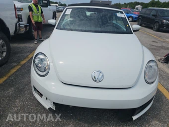 2015 Volkswagen Beetle Convertible 1.8T – miniatura 2