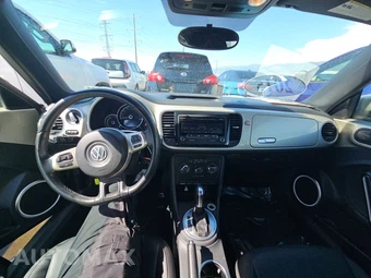 2015 Volkswagen Beetle Convertible 1.8T – miniatura 11