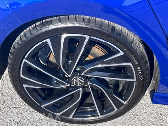 2015 Volkswagen Golf R Hatchback w/DCC & Navigation – miniatura 20