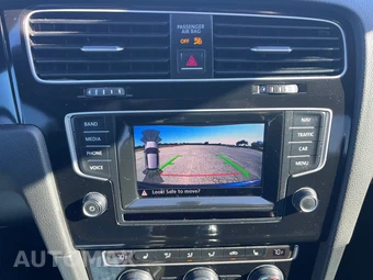 2015 Volkswagen Golf R Hatchback w/DCC & Navigation – miniatura 30