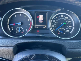2015 Volkswagen Golf R Hatchback w/DCC & Navigation – miniatura 37