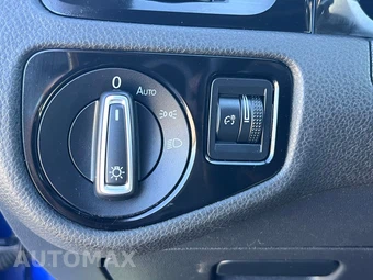 2015 Volkswagen Golf R Hatchback w/DCC & Navigation – miniatura 38