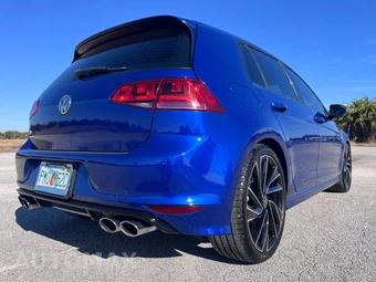 2015 Volkswagen Golf R Hatchback w/DCC & Navigation – miniatura 9