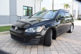 2015 Volkswagen Golf SportWagen TDI S Wagon - miniatura 2