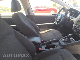 2015 Volkswagen Jetta SE – miniatura 8