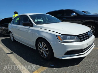 2015 Volkswagen Jetta Sport – miniatura 3