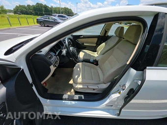 2015 Volkswagen Jetta TDI SE w/Connectivity - miniatura 6