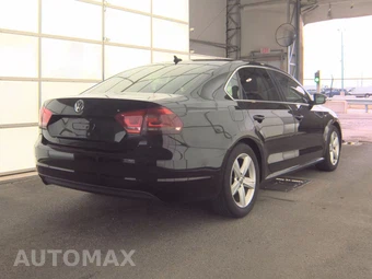 2015 Volkswagen Passat 1.8T Limited Edition – miniatura 4