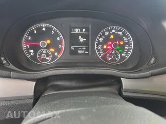 2015 Volkswagen Passat 1.8T Limited Edition – miniatura 12