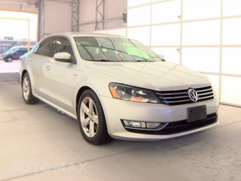 2015 Volkswagen Passat 1.8T Limited Edition – miniatura 3