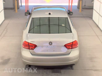2015 Volkswagen Passat 1.8T Limited Edition – miniatura 5