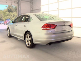 2015 Volkswagen Passat 1.8T Limited Edition – miniatura 6