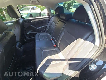 2015 Volkswagen Passat 1.8T Limited Edition – miniatura 10