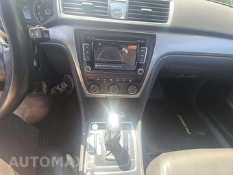 2015 Volkswagen Passat 1.8T Limited Edition – miniatura 7