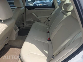 2015 Volkswagen Passat 1.8T Limited Edition - miniatura 13