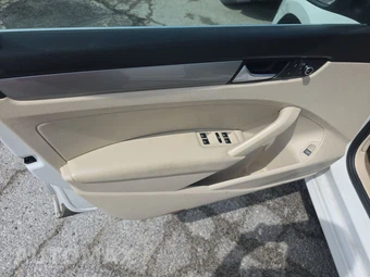 2015 Volkswagen Passat 1.8T Limited Edition - miniatura 9