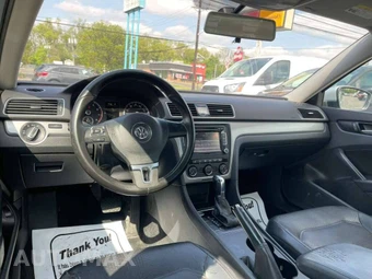 2015 Volkswagen Passat 1.8T Limited Edition - miniatura 11