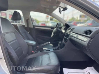2015 Volkswagen Passat 1.8T Limited Edition - miniatura 16