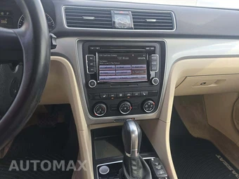 2015 Volkswagen Passat 1.8T Limited Edition - miniatura 7