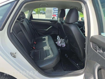2015 Volkswagen Passat 1.8T Limited Edition - miniatura 13