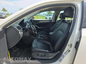 2015 Volkswagen Passat 1.8T Limited Edition - miniatura 3
