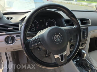 2015 Volkswagen Passat 1.8T S – miniatura 10