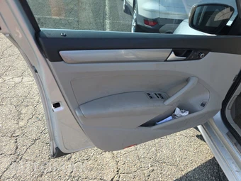 2015 Volkswagen Passat 1.8T S – miniatura 9