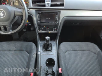 2015 Volkswagen Passat 1.8T S - miniatura 11