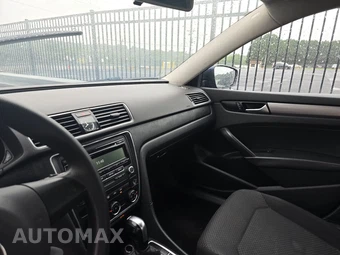 2015 Volkswagen Passat 1.8T S – miniatura 11