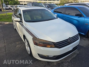 2015 Volkswagen Passat 1.8T SE w/Sunroof & Navigation - miniatura 3