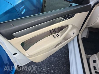 2015 Volkswagen Passat 1.8T SE w/Sunroof & Navigation - miniatura 9