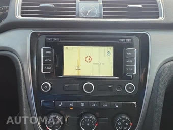 2015 Volkswagen Passat 1.8T SE w/Sunroof & Navigation - miniatura 33