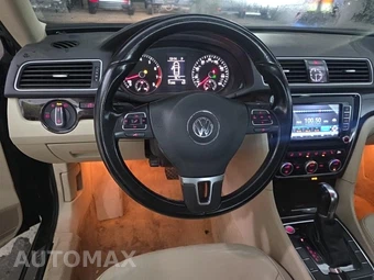 2015 Volkswagen Passat 1.8T SEL Premium – miniatura 8