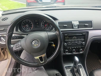 2015 Volkswagen Passat 1.8T Wolfsburg Edition - miniatura 11