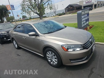 2015 Volkswagen Passat 1.8T Wolfsburg Edition - miniatura 3